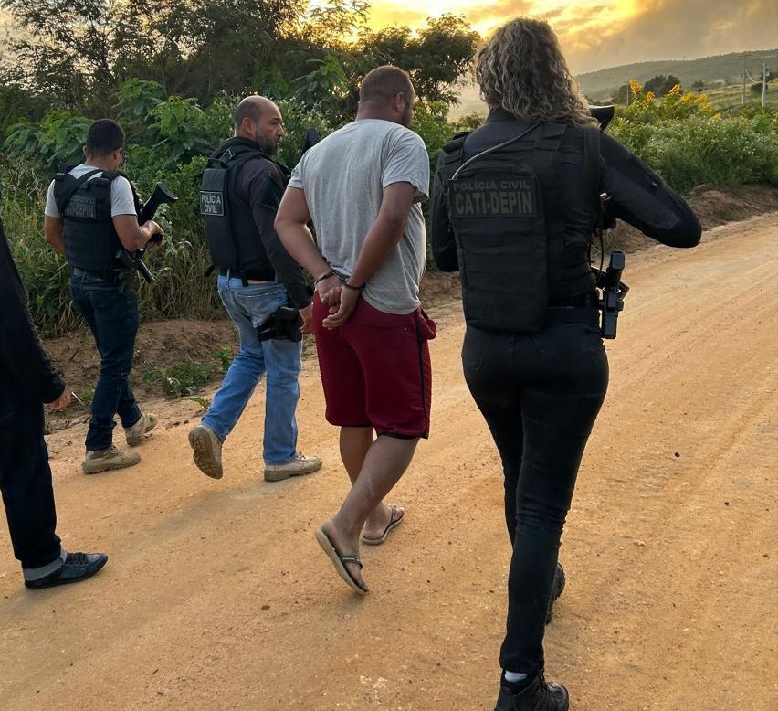 Operação 3 Morros: Polícia Civil prende acusado de estupro em Lafaiete Coutinho Operação 3 Morros: Polícia Civil prende acusado de estupro em Lafaiete Coutinho