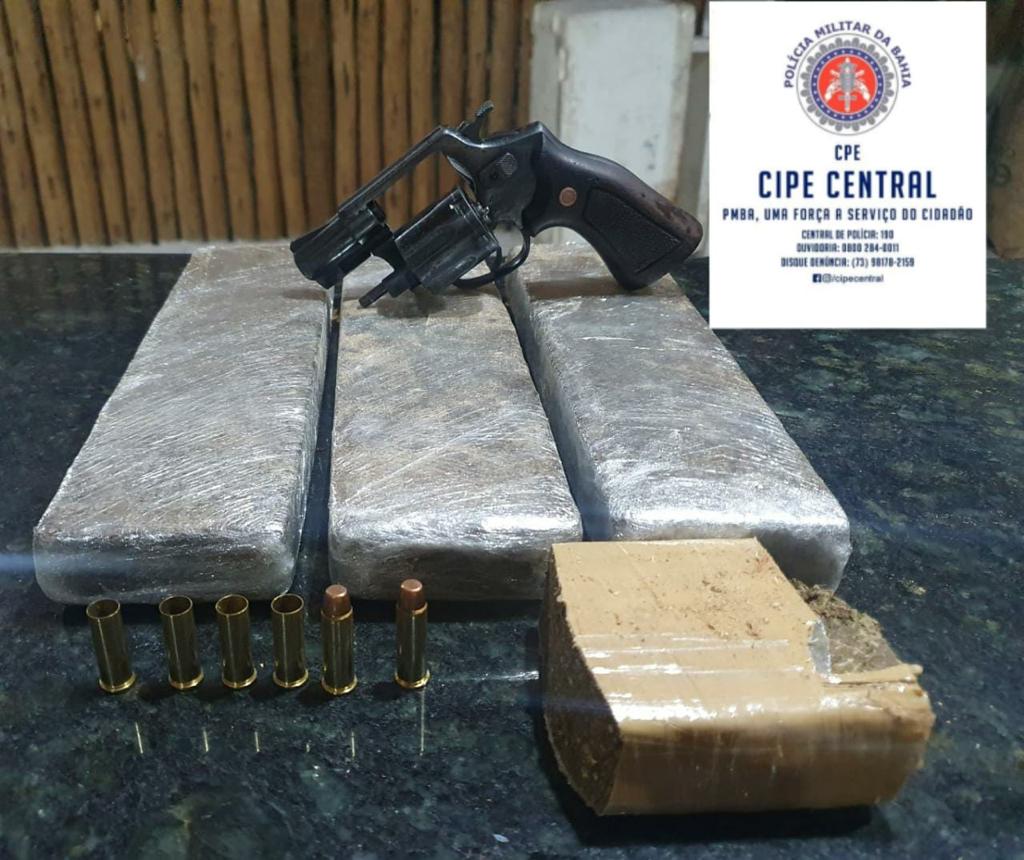 Bandido morre em confronto com a CIPE Central no Barro Preto Bandido morre em confronto com a CIPE Central no Barro Preto