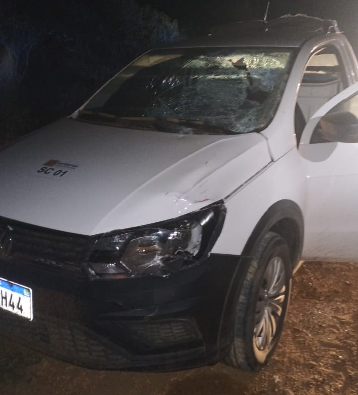 Carro atropela pedestre em Pé de Serra Carro atropela pedestre em Pé de Serra