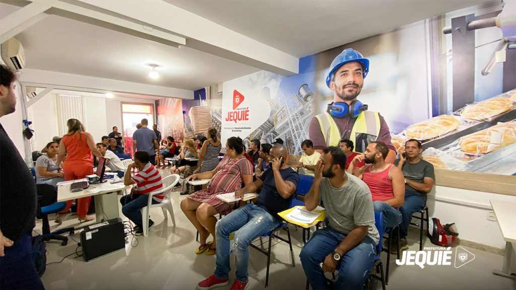 Prefeitura de Jequié dá início ao atendimento de empresários para análise e obtenção de crédito a juros zero do Desenbahia Prefeitura de Jequié dá início ao atendimento de empresários para análise e obtenção de crédito a juros zero do Desenbahia