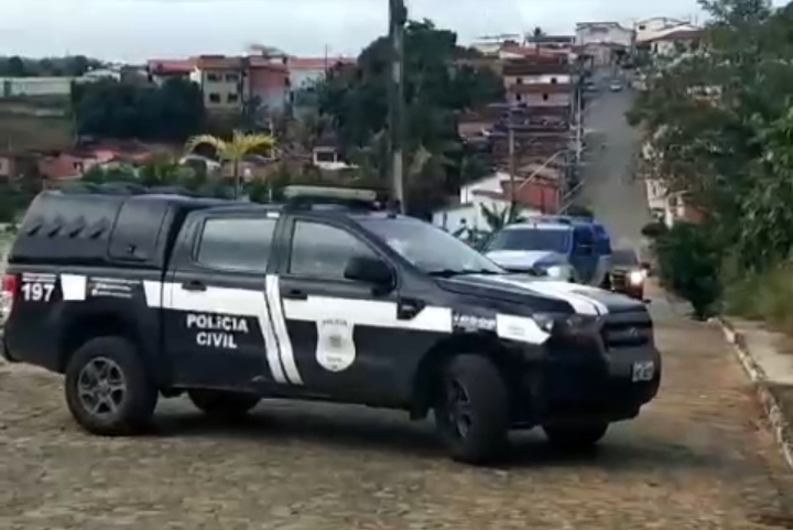 Itagibá: ciganos são suspeitos de terem matado um homem por causa de um pássaro Itagibá: ciganos são suspeitos de terem matado um homem por causa de um pássaro