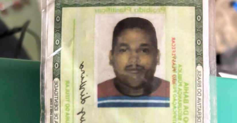 Homem de 28 anos é assassinado a tiros e colega fica baleado no interior de uma casa em Jaguaquara, diz polícia Homem de 28 anos é assassinado a tiros e colega fica baleado no interior de uma casa em Jaguaquara, diz polícia