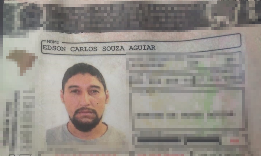 Homem assassinado a tiros dentro do carro Homem assassinado a tiros dentro do carro