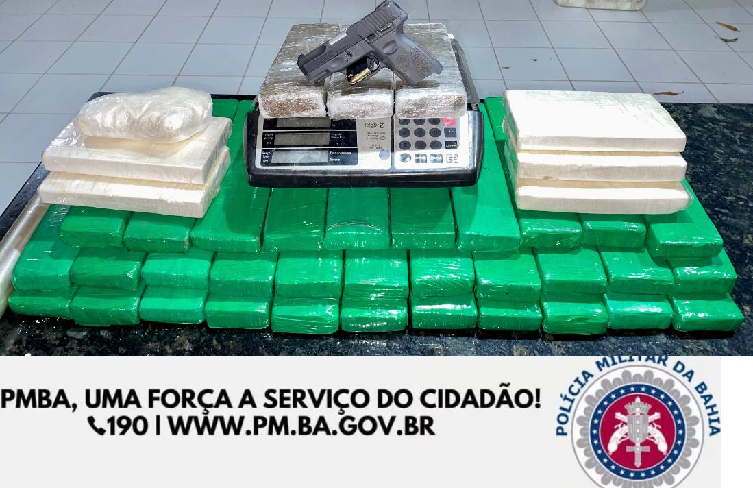 Polícia apreende 41 tabletes de drogas e bandido morre no confronto Polícia apreende 41 tabletes de drogas e bandido morre no confronto