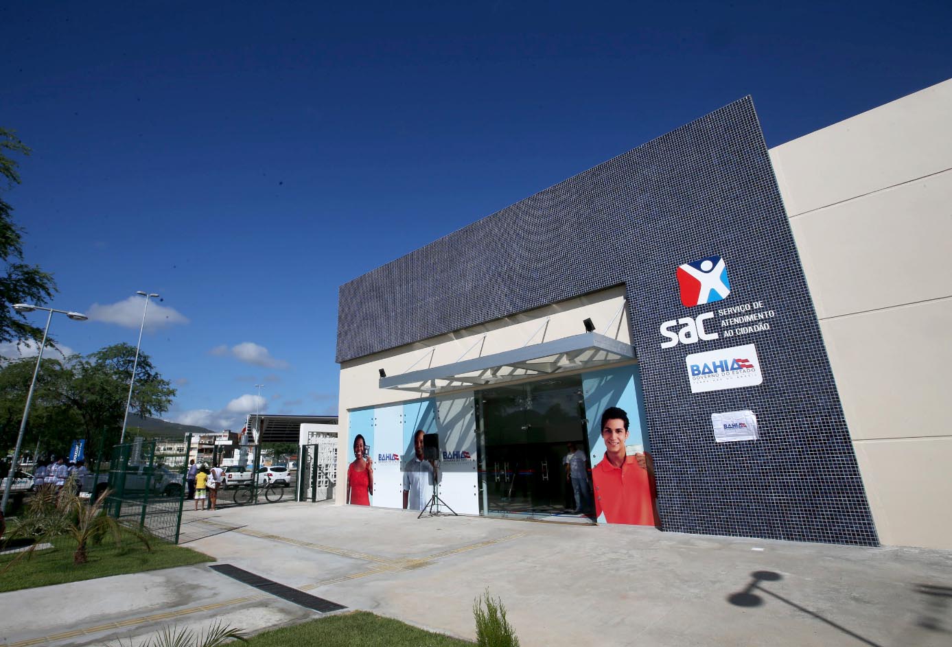 Funcionário do SAC Jequié reclamam dos baixos salários Funcionário do SAC Jequié reclamam dos baixos salários