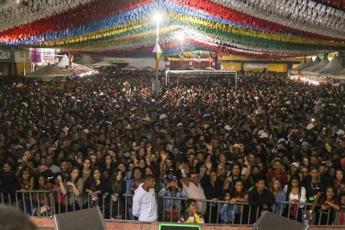 Jaguaquara: dois bandidos procurados pela justiça foram presos através do reconhecimento facial Jaguaquara: dois bandidos procurados pela justiça foram presos através do reconhecimento facial