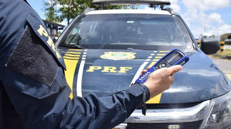 Mais de 35 motoristas foram multados pela PRF por embriaguês ao volante durante o São Pedro de Jitaúna Mais de 35 motoristas foram multados pela PRF por embriaguês ao volante durante o São Pedro de Jitaúna