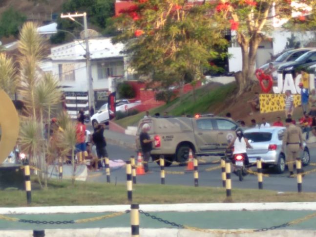 Jaguaquara: motociclista morre em acidente com caminhão; Vítima era parente do caminhoneiro Jaguaquara: motociclista morre em acidente com caminhão; Vítima era parente do caminhoneiro