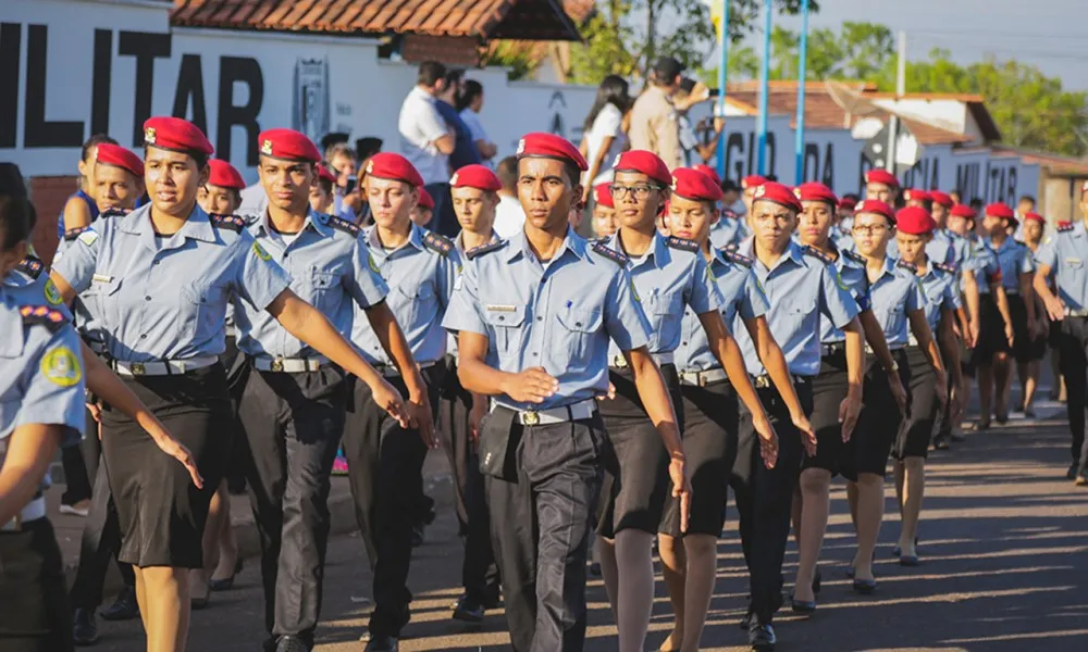 Governo Lula encerra escolas cívico-militares criadas por Bolsonaro Governo Lula encerra escolas cívico-militares criadas por Bolsonaro