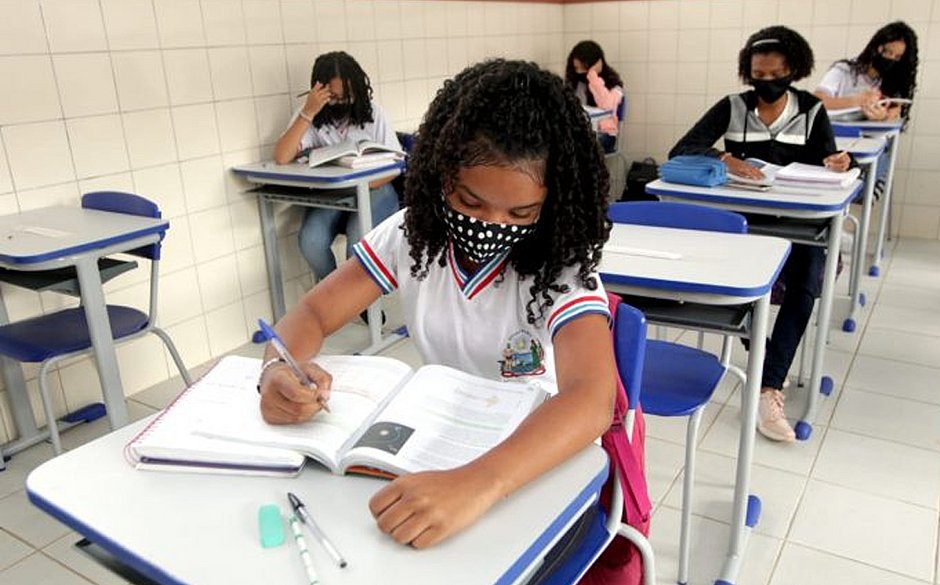 Convocação para matrícula online na rede estadual de ensino, inscrições têm início nesta segunda Convocação para matrícula online na rede estadual de ensino, inscrições têm início nesta segunda