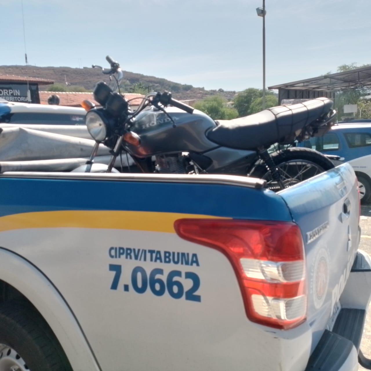 PRE deteve motoqueiro praticando manobras de empinar na BA 547 em Jequié PRE deteve motoqueiro praticando manobras de empinar na BA 547 em Jequié