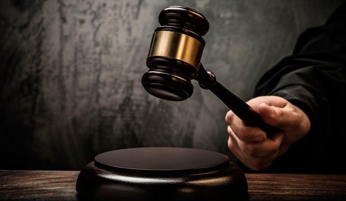 Justiça condena homem a 27 anos de prisão e multa de R$ 150 mil por feminicídio Justiça condena homem a 27 anos de prisão e multa de R$ 150 mil por feminicídio