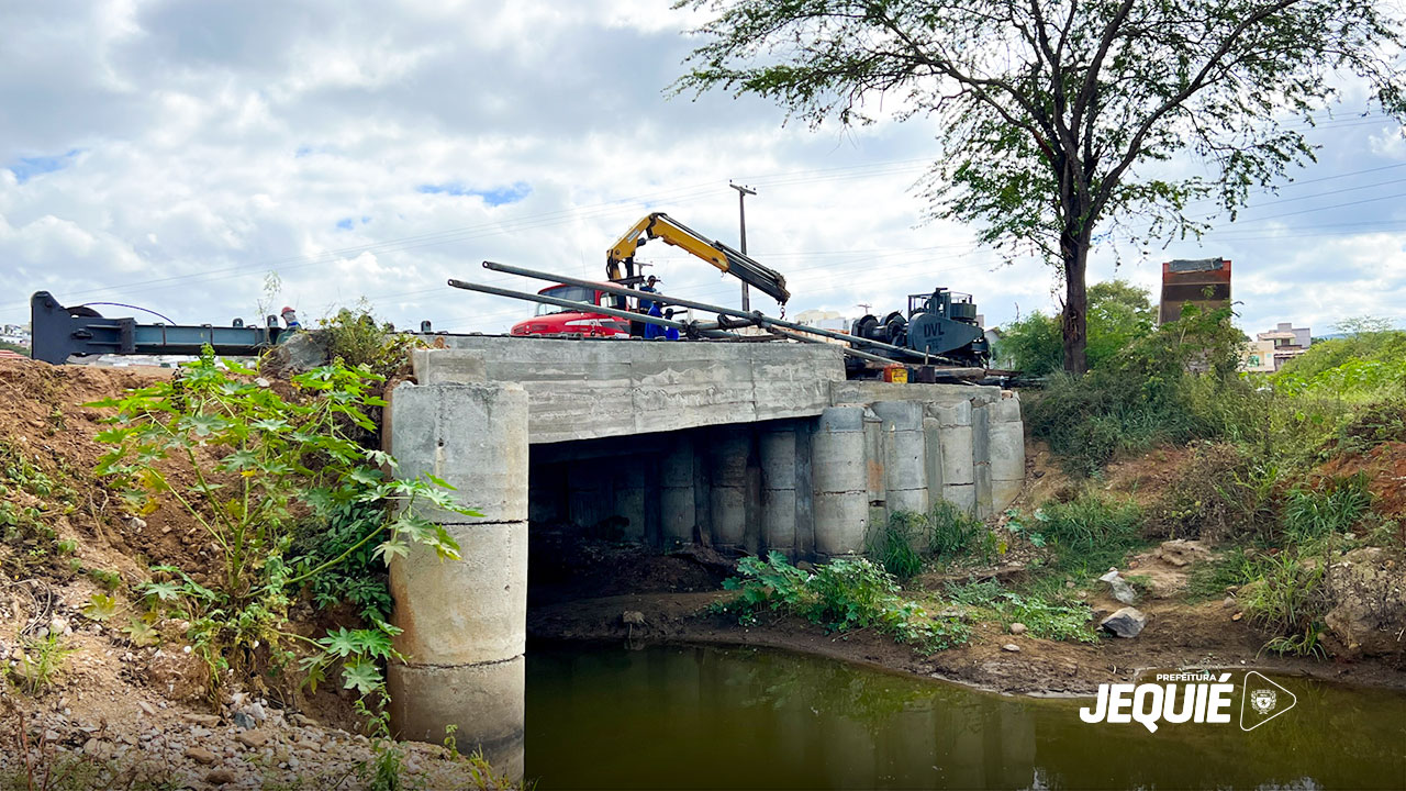 Prefeitura de Jequié inicia obras de recuperação da ponte que liga São Luís ao São Judas Tadeu