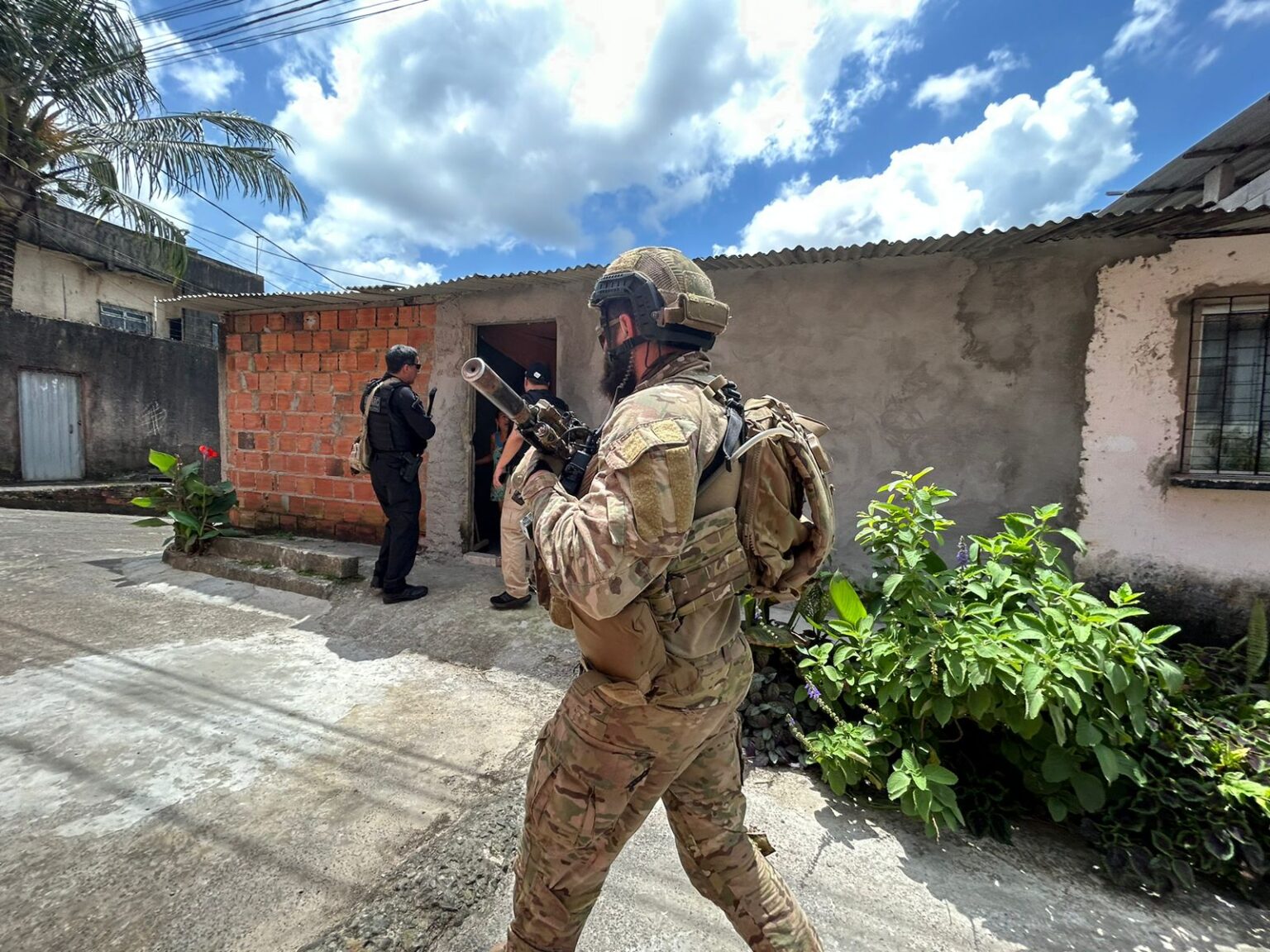 Operação é finalizada com apreensão de 10 Kg de pasta base de cocaína em Valéria Operação é finalizada com apreensão de 10 Kg de pasta base de cocaína em Valéria