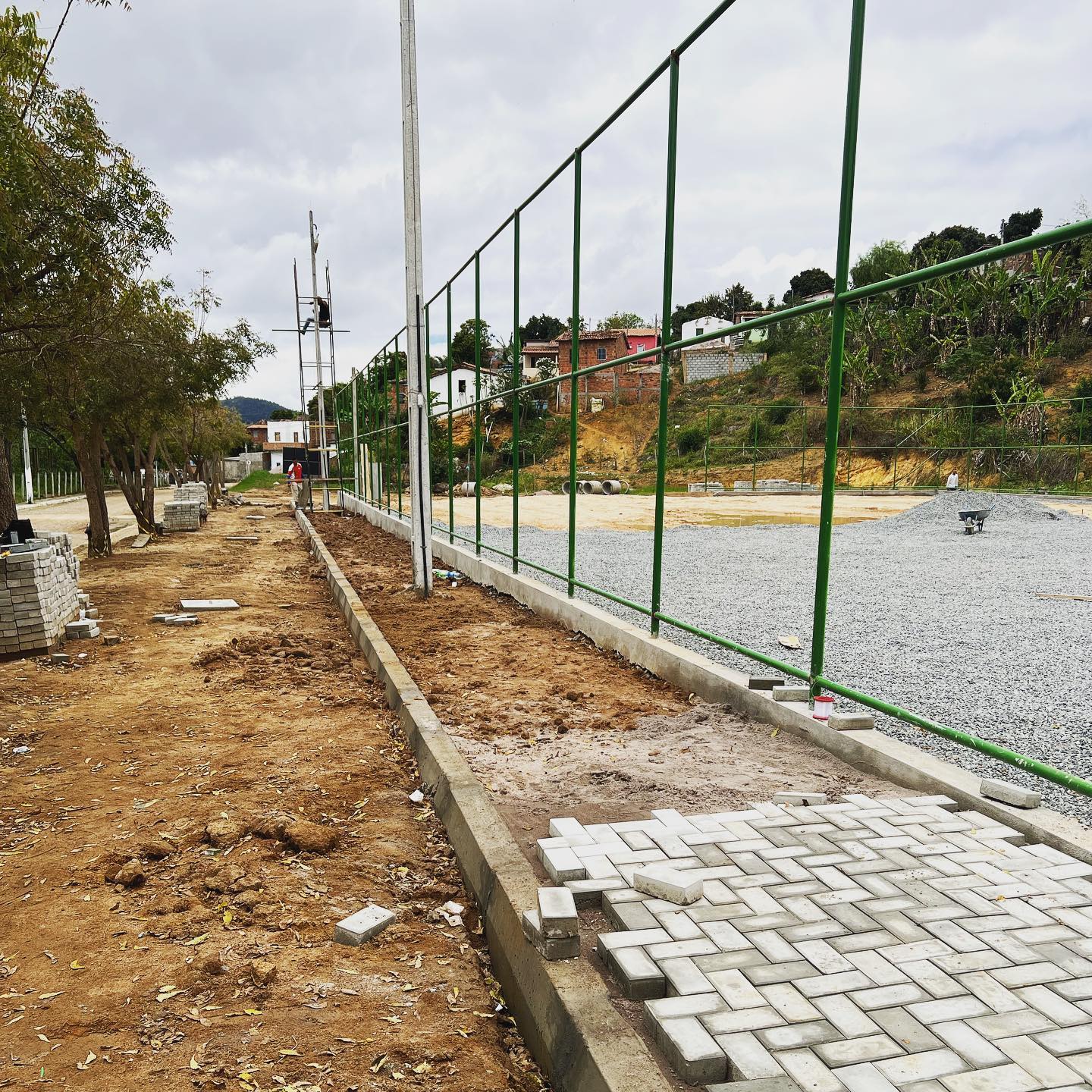 O prefeito João Véi assinou ordem de serviço para construção da segunda etapa da Areninha. O prefeito João Véi assinou ordem de serviço para construção da segunda etapa da Areninha.