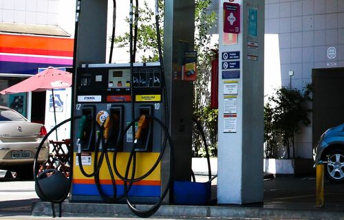 Aumento de combustível pode provocar alta no preço de alimentos, alerta economista Aumento de combustível pode provocar alta no preço de alimentos, alerta economista