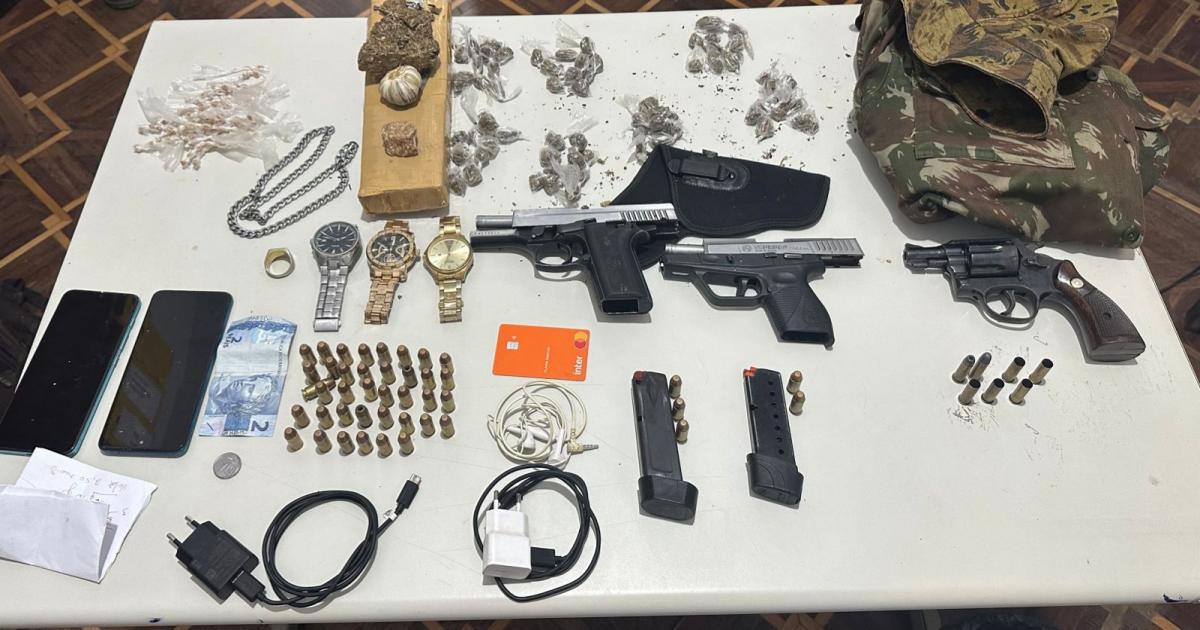Pistolas, revólver e drogas são encontrados após confronto em Ibirapitanga