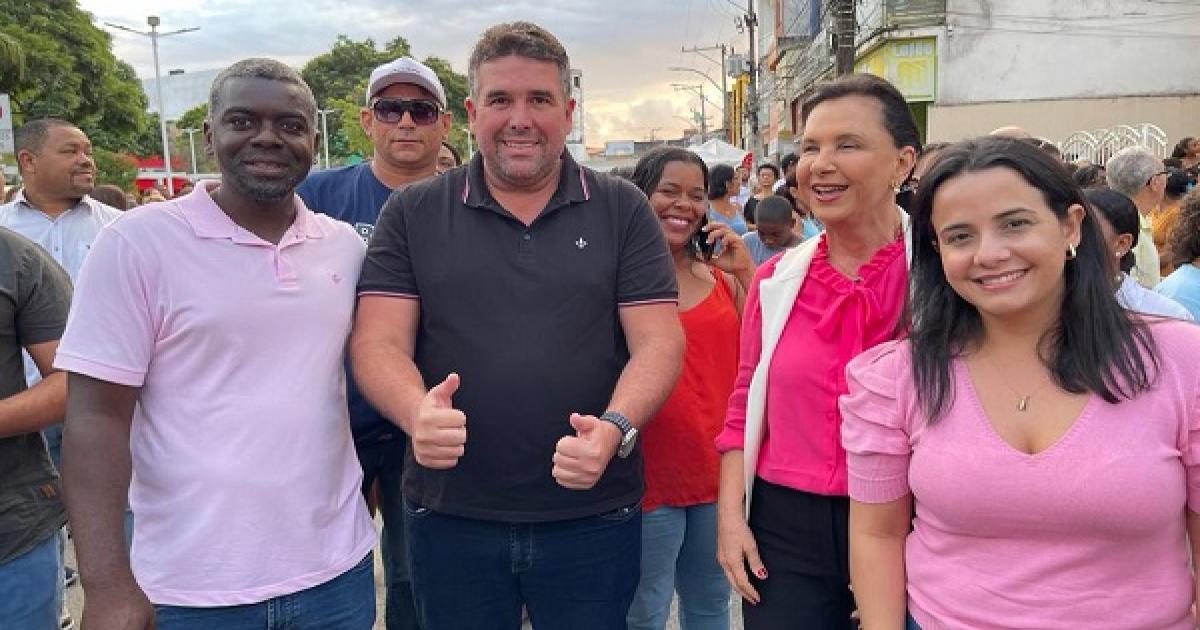 Deputado Patrick Lopes participa da procissão de São Roque em Ipiaú ao lado da prefeita Maria