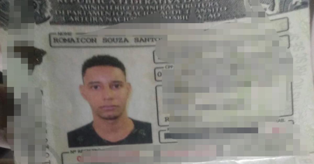 Motociclista bate em caminhão pipa e morre na hora