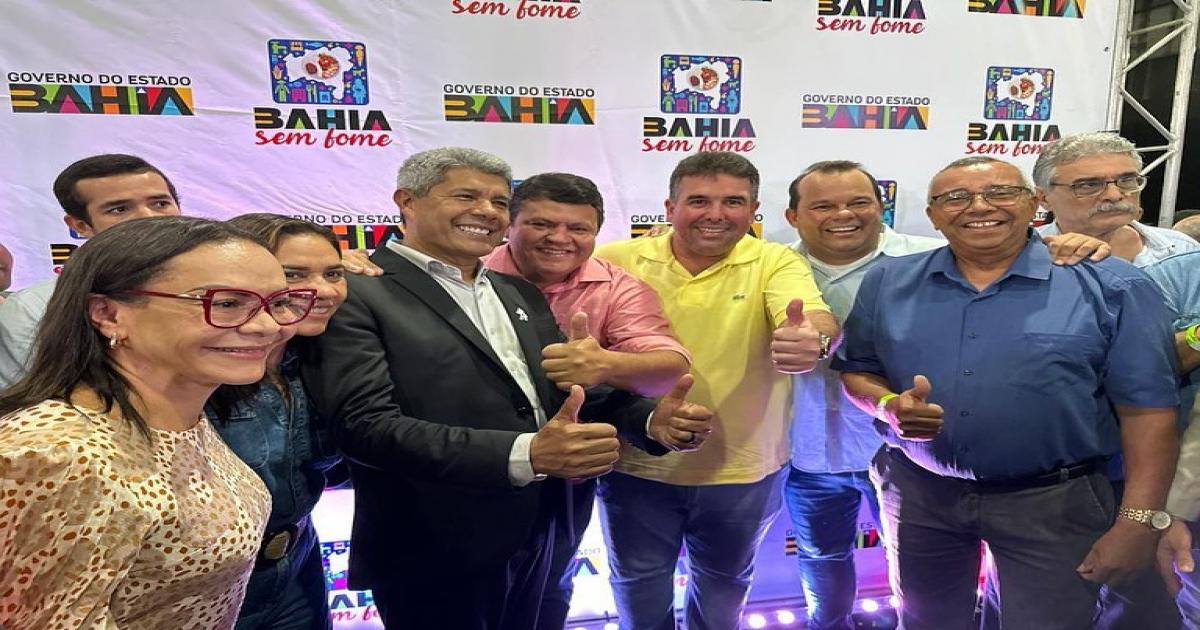 Lafaiete Coutinho: prefeito participa de cerimônia que marcou entrega de novos equipamentos para a saúde