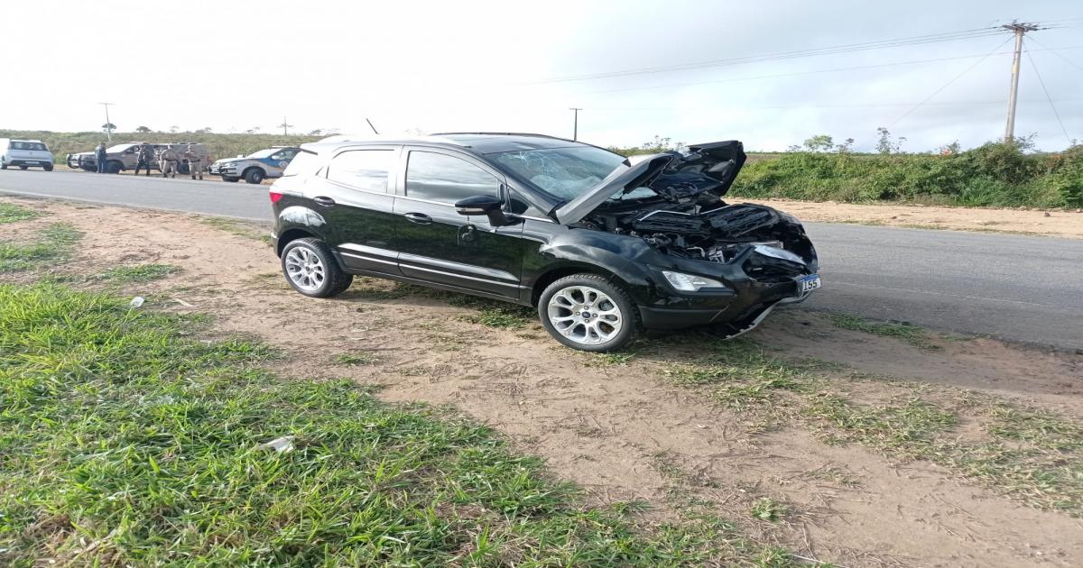 BA 250: colisão entre carro e moto deixa um morto e outro ferido