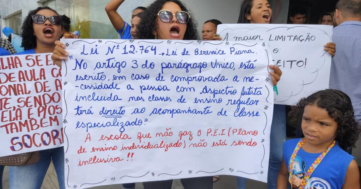 Em defesa da pessoa com deficiência Moana Meira participa de ato em apoio a causa