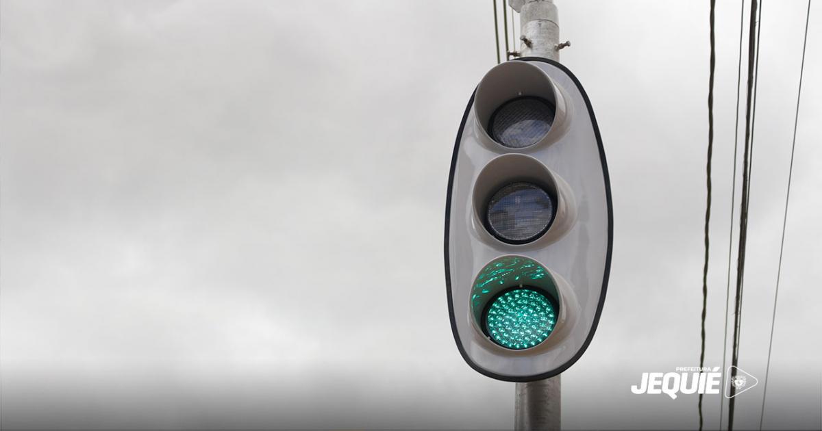 Prefeitura de Jequié adere a Onda Verde nos semáforos de uma das principais avenidas do município