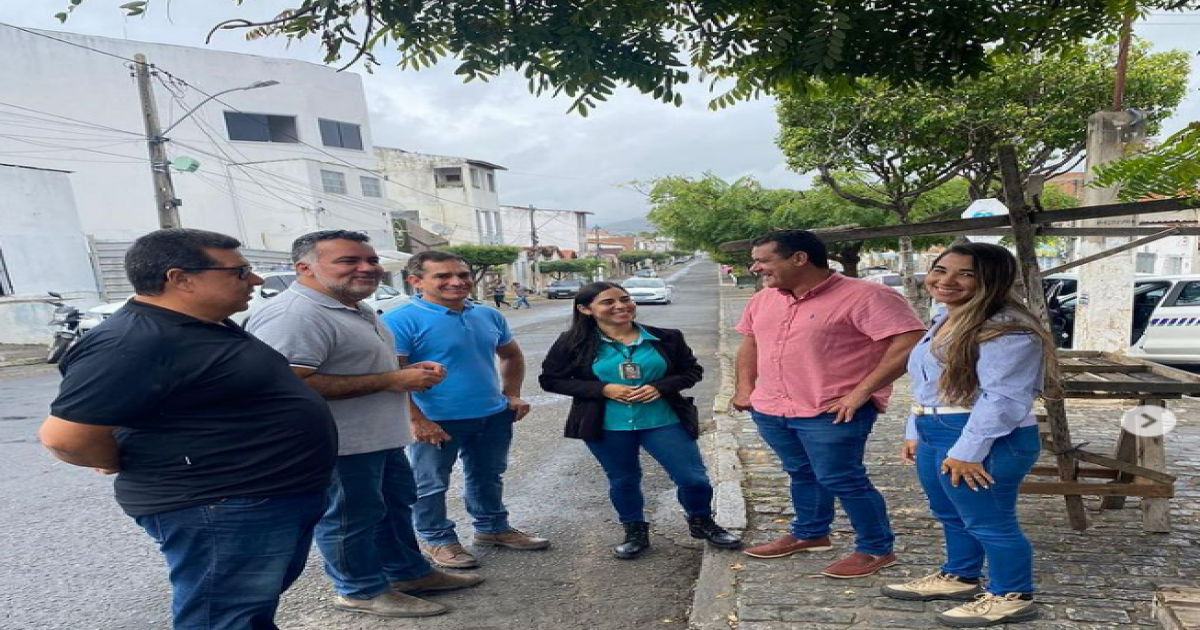 Autor de requerimento para recuperação da Avenida Santa Luzia, Vereador Gutinha comemora início das obras
