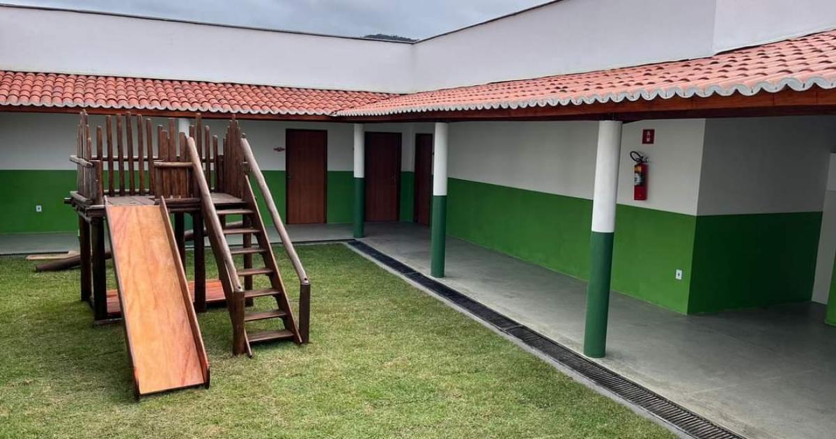 Prefeitura realiza entrega da reforma e ampliação da Escola Almerinda Catarino
