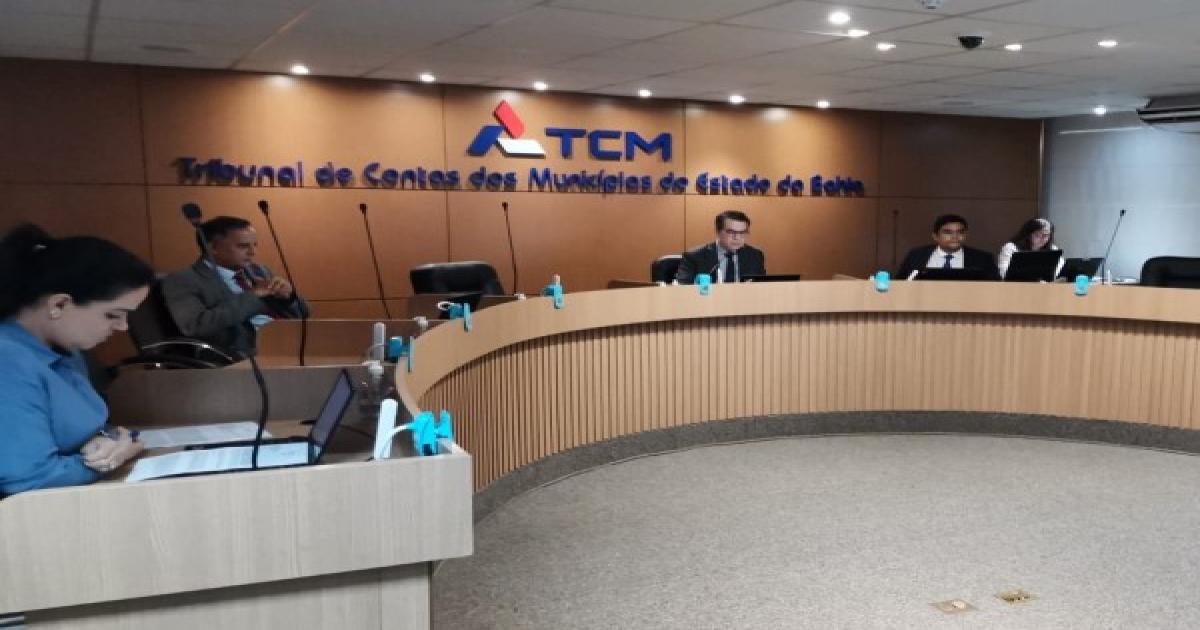 TCM DETERMINA TOMADA DE CONTAS NAS PREFEITURAS DE CARAÍBAS E MAIQUINIQUE