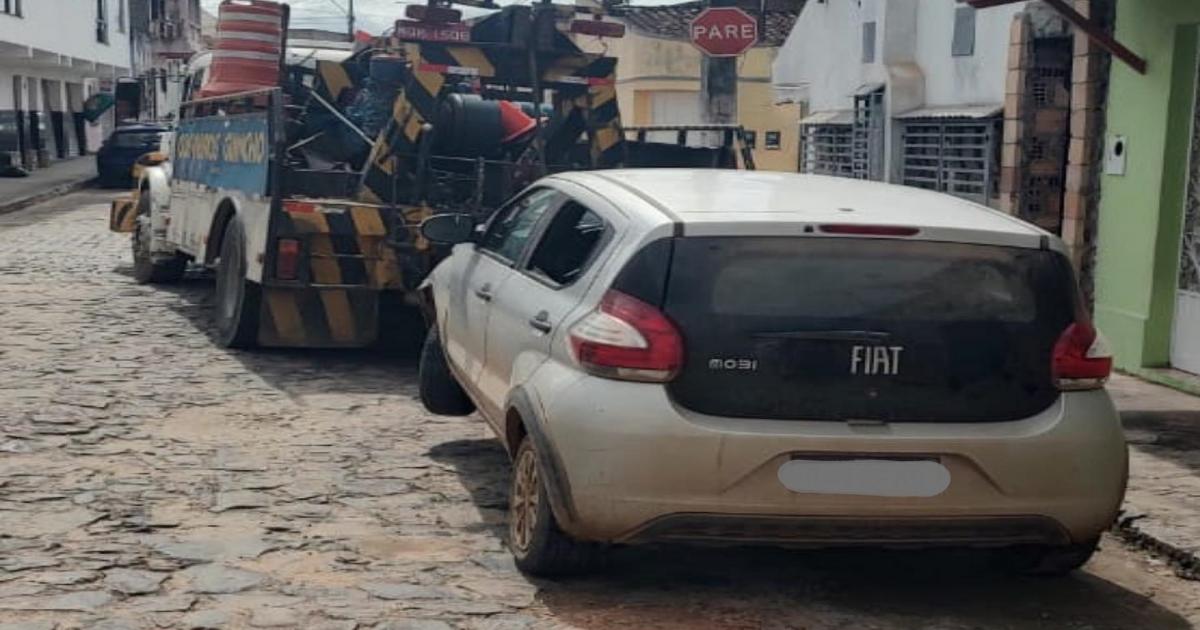 Polícia Rodoviária Estadual recupera carro roubado em Buerarema