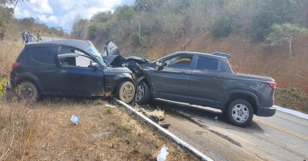 Maracás: batida entre veículos deixa um morto e outro ferido