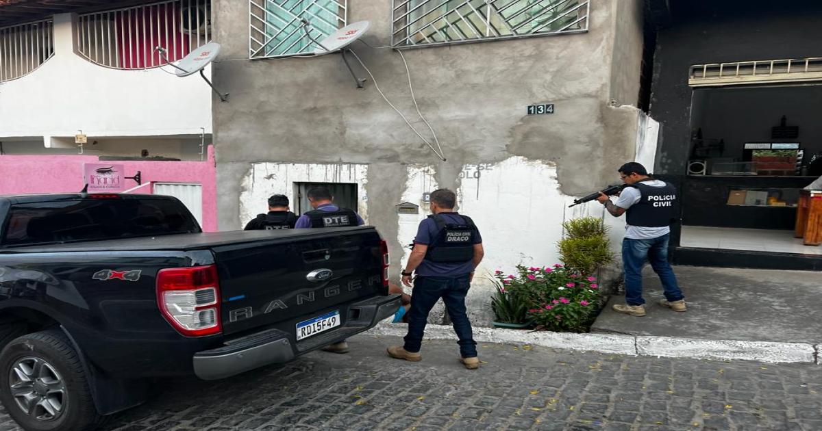 Jequié: traficante é detido na Rua da banca com  drogas e dinheiro