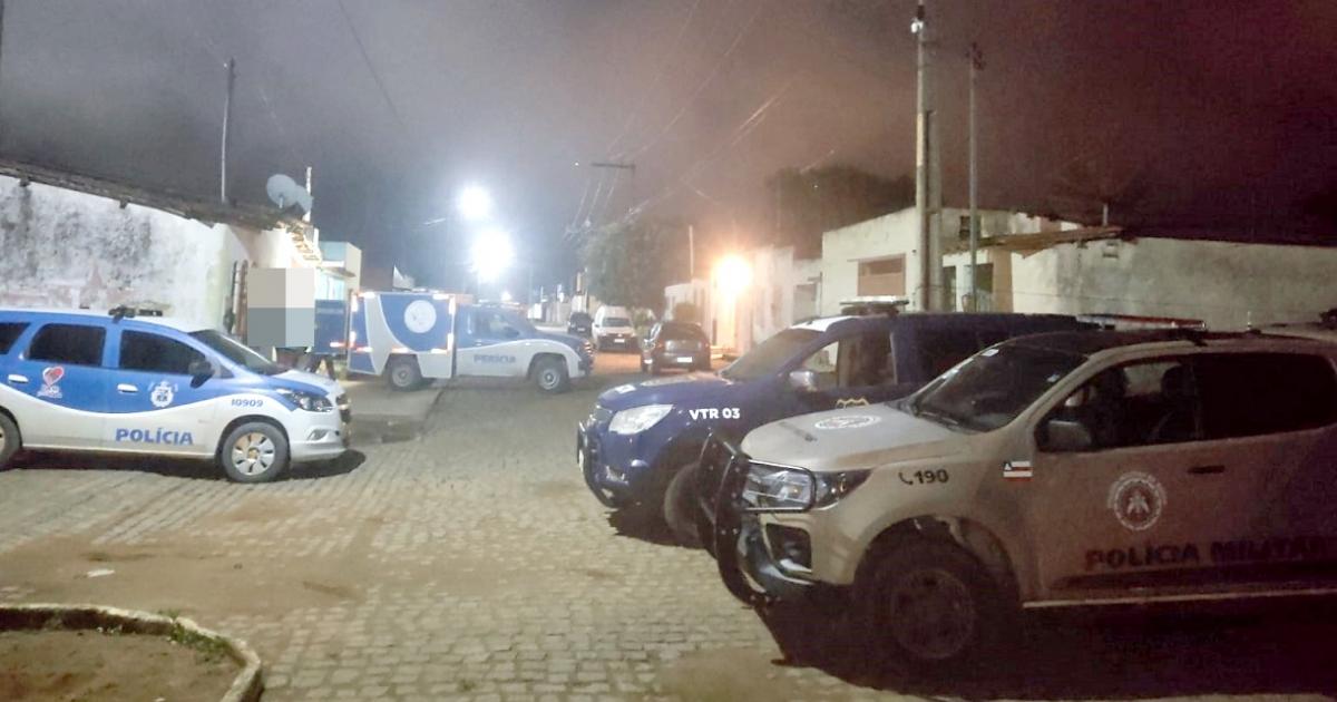 HOMEM É ASSASSINADO A TIROS DENTRO DE CASA NO DISTRITO SERRANA EM BREJÕES.