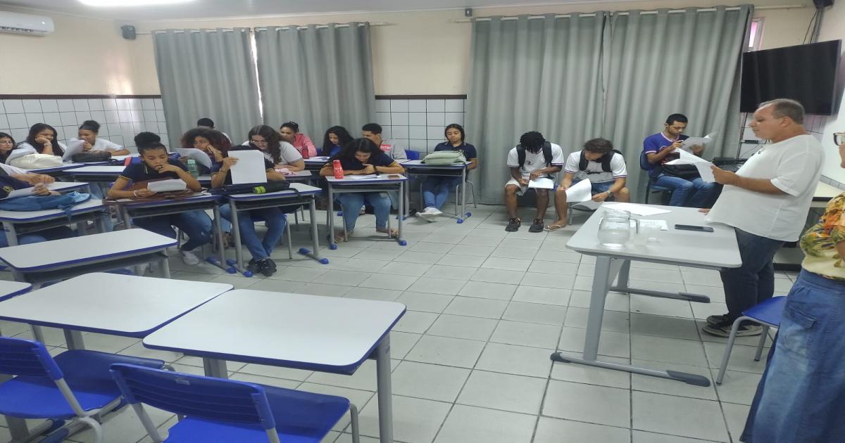 Roda de leitura lembra poeta jequieense Waly Salomão