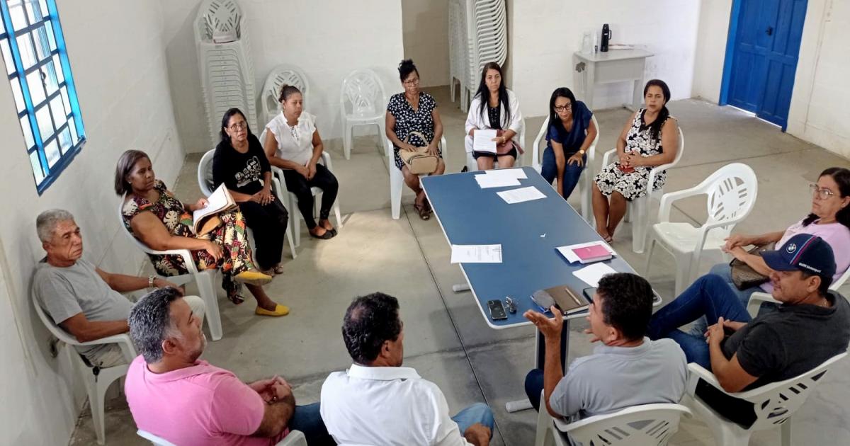 ASSOCIAÇÃO DE MORADORES DO RESIDENCIAL VIDA JEQUIÉ SE REÚNE COM SECRETÁRIOS MUNICIPAIS