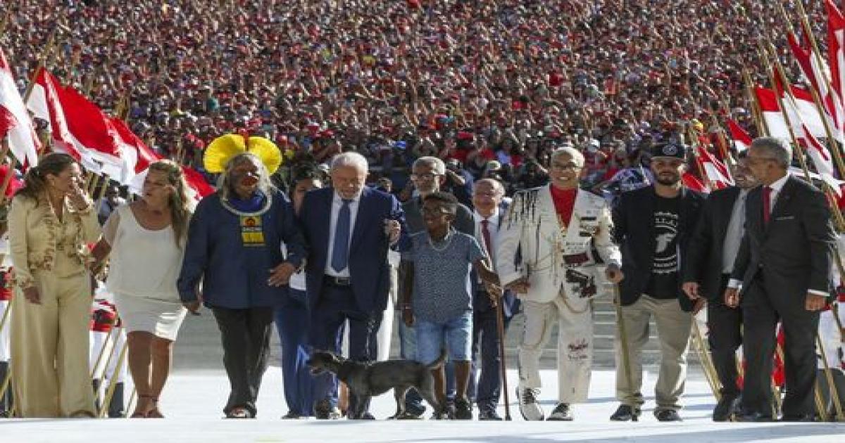 Lula anuncia revogação de decretos das armas e diz que vai tentar derrubar estupidez do teto de gastos