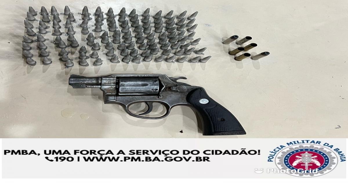 Bandido armado e com drogas tomba em troca de tiros com a PM no bairro Jequiezinho