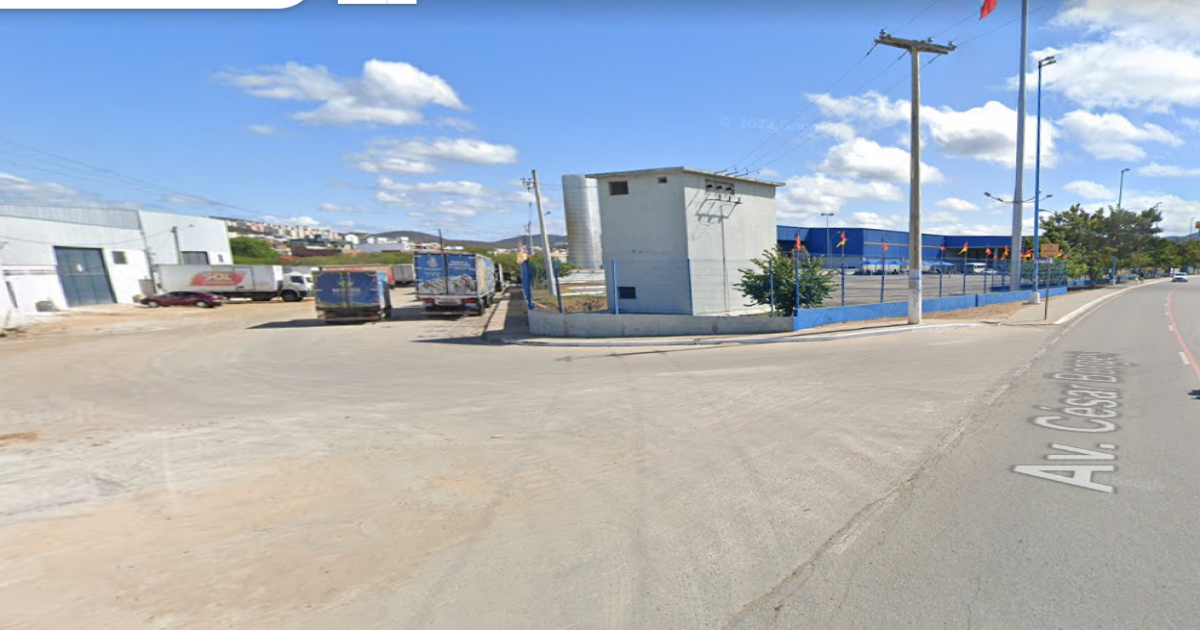 Jequié: caminhoneiros reclamam de falta de estrutura no setor de desembarque do Assai Atacadista