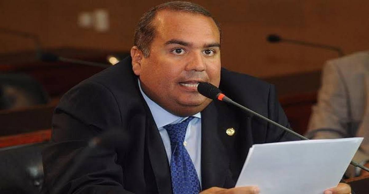 Sandro Régis critica novo aumento de ICMS na Bahia: “mais uma carga do PT no bolso dos baianos