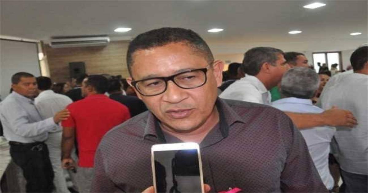 PREFEITO DE JIQUIRIÇÁ É MULTADO POR CONTRATAÇÃO IRREGULAR