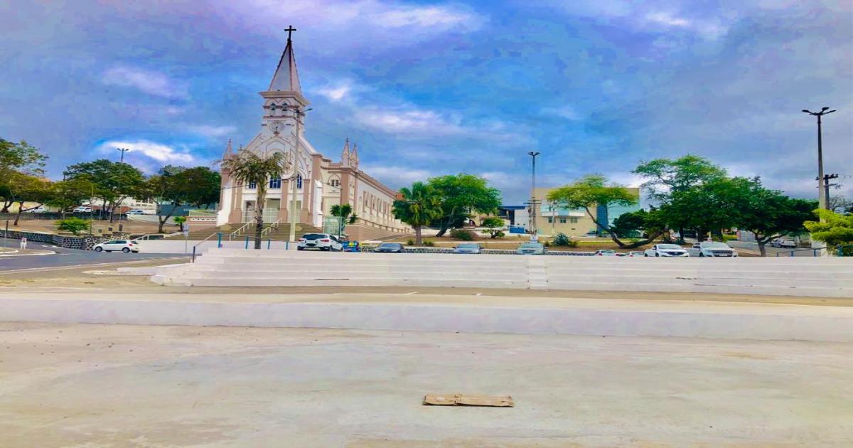SUMTRAN e Zona Azul vão proibir estacionamento na esplanada da Catedral de Santo Antonio