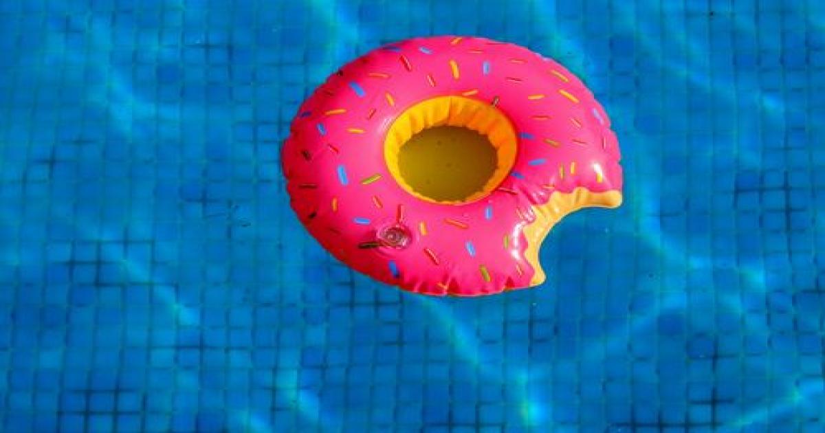 Pode entrar na piscina depois de comer?