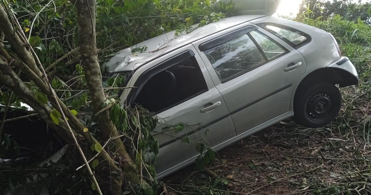 Colisão entre carro e moto na BA 130 deixou pelo menos 3 pessoas feridas