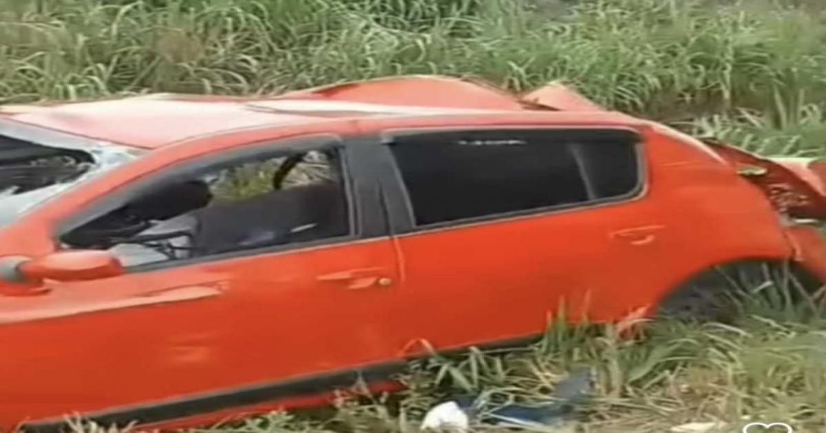 Quatro pessoas de uma mesma família que viajavam para Ibirataia morrem em acidente na BR-101
