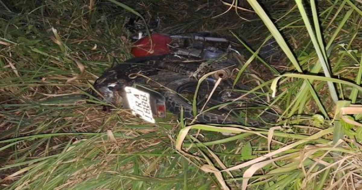 Jitaúna: Motociclista perde controle e cai às margens da BR-330