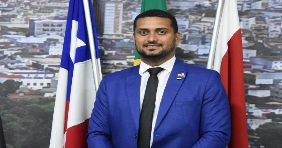 João Paulo requer Projeto de Arborização Urbana para a Praça dos Caçambeiros