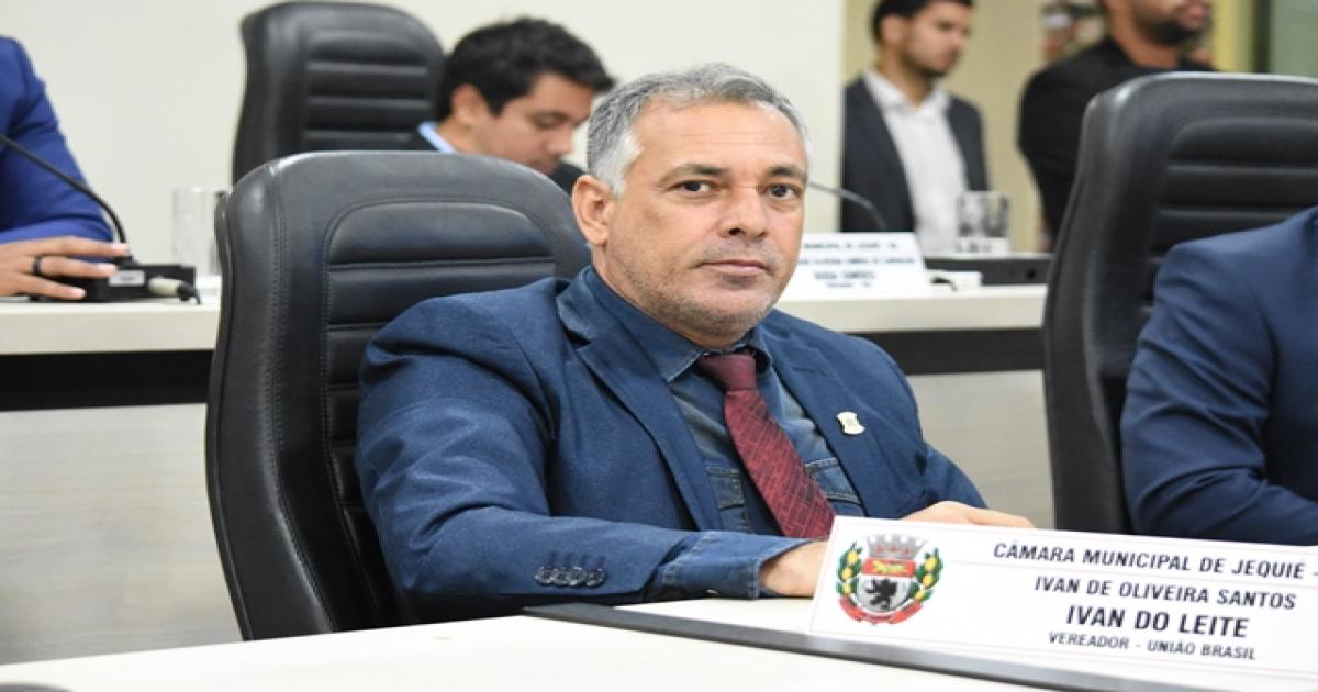 Ivan do Leite cobra rede de água potável para a comunidade conhecida como Morro dos Macacos