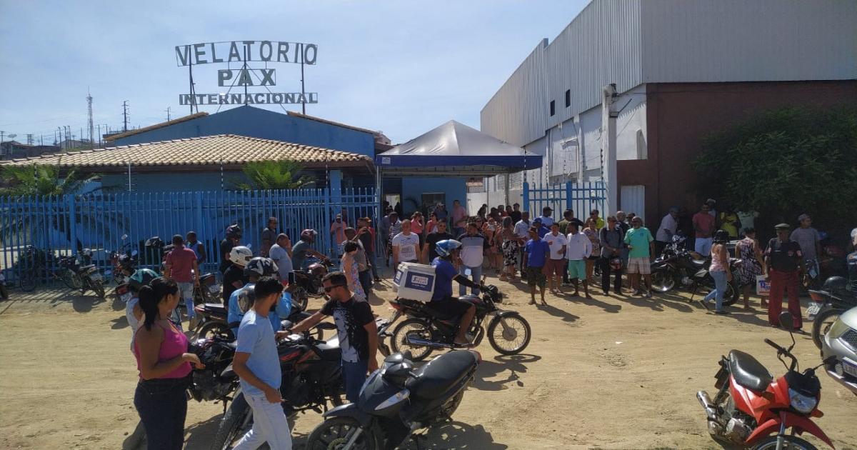 Emoção e lágrimas no último adeus ao radialista Paulo Santos