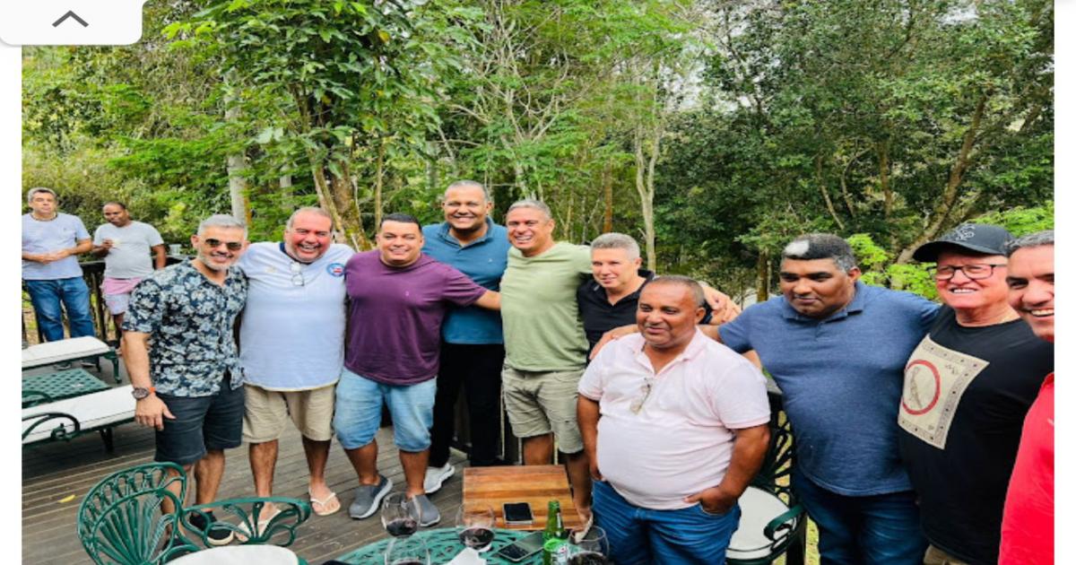IBIRATAIA: NA FAZENDA DO DEPUTADO SANDRO REGIS PRÉ-CANDIDATOS A PREFEITO E VEREADORES SE REÚNEM NA TARDE DESTE DOMINGO